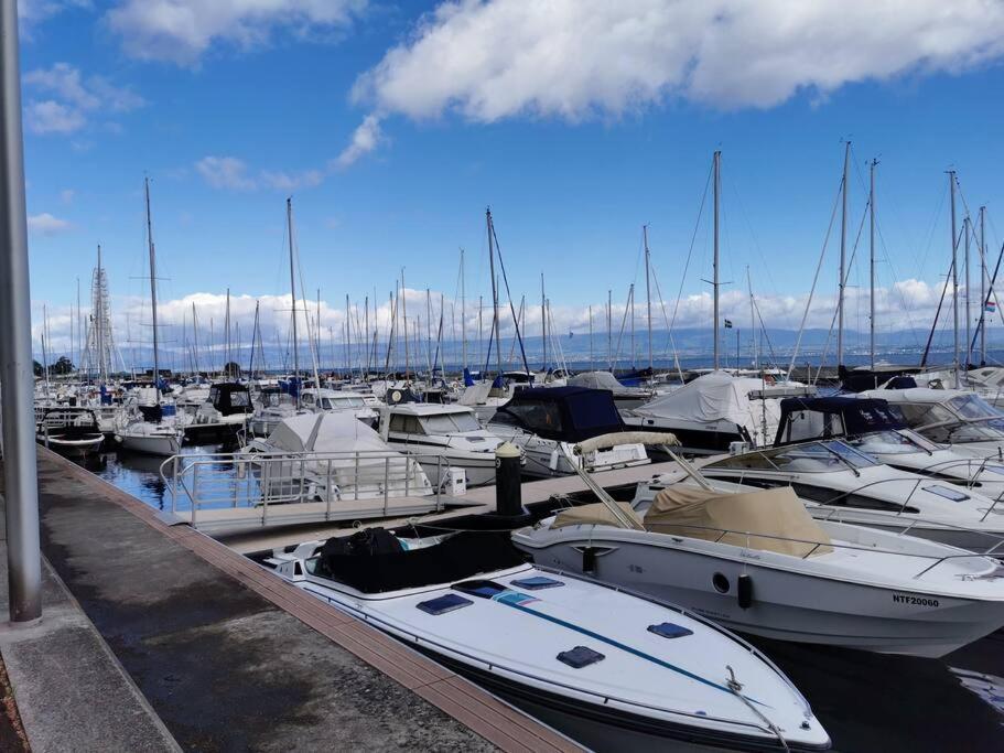 Appartement Vue Sur Le Golf Et Le Lac Leman Publier Esterno foto